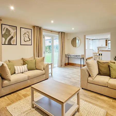 Host & - Fawcett Tollerton (Yorkshire)